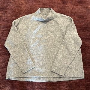Uniqlo Cozy Mockneck Sweater